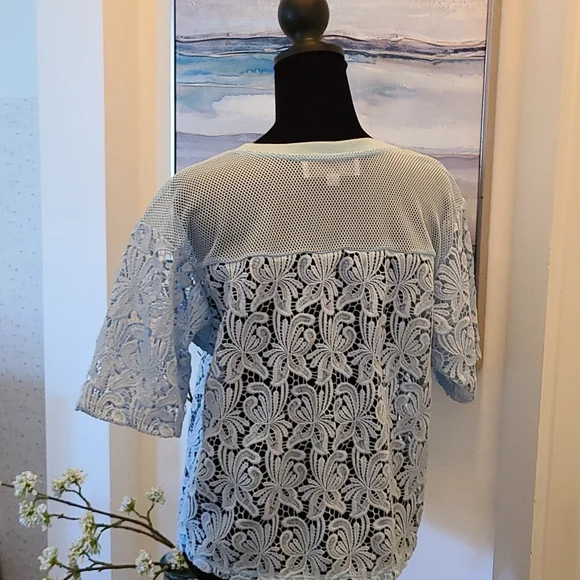 Ann Taylor Loft Powder Blue Embroidered Tee Top sz XS - Picture 3 of 6